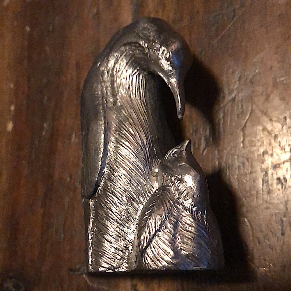 Signed Michael Ricker Pewter Penguin Parent & Chick - Picture 4 of 10